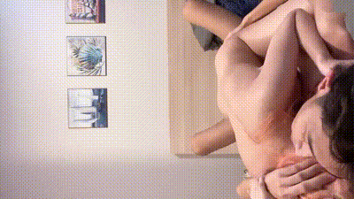 【女神学生】趁着休假约上我的校花系巨乳女友出来开房，刚进房间就舔起我的大屌，对镜自拍按到床上彻底把大奶学妹操到高潮！ 动图预览 - 私房ACG - sifacg.com