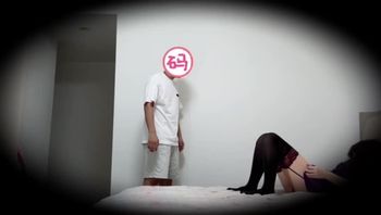 【我女儿还在家你！你不去找她找我干嘛？】紫袍丈母娘在家自慰忘记关门，好色女婿推门而入强上丈母娘，丈母娘大喊道：你上次操我的时候不是说最后一次了吗？最后快射的时候女儿走进来鸡巴都吓软了！ - 私房ACG - sifacg.com