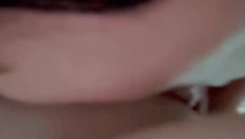 【真实原创】极品反差婊学妹假期在家洗澡，门口打飞机太难受直接冲进厕所，无视她爸妈在家，按住地上大鸡巴强制插入无毛嫩穴，此等好逼不舔后悔终生，学妹强烈拒绝：学长，不要舔啊，尿尿的地方很脏啊！ - 私房ACG - sifacg.com