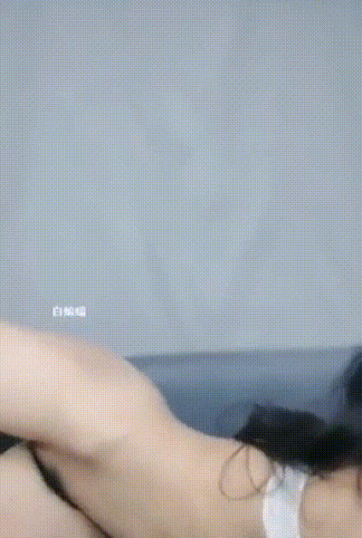 双马尾呆萌清纯萝莉，镜头前激情热舞，大尺度一字马自慰，跳蛋插嫩穴流白浆 动图预览 - 私房ACG - sifacg.com