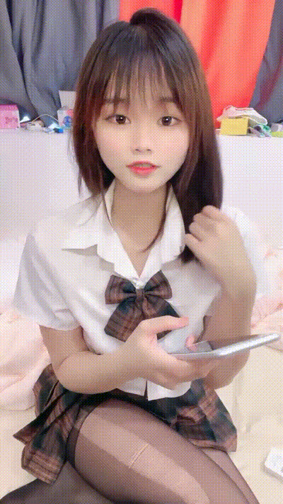 超卡哇伊网红美少女三寸萝莉之双马尾校园制式泳装下篇 摇椅里振动棒一番春撩 小穴见晨光潮喷 动图预览 - 私房ACG - sifacg.com