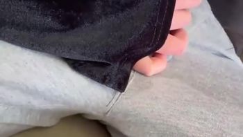 约上好兄弟一起3P狂操自己老婆，用手抠弄阴蒂 插入白虎穴狂喷淫水，前后一起用无套鸡巴抽插内射骚妻 - 私房ACG - sifacg.com