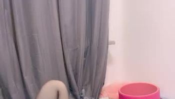 D罩杯风骚大奶小骚货很会玩诱惑 ，半脱下黑丝翘起双腿揉穴 ，开档丝袜圆润美臀 ，扭动小腰看着非常诱人 - 私房ACG - sifacg.com