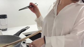 双倍辣火鸡面🌶️🌶️x肉棒 一镜到底，双倍辣，玩的就是真实😈 - 私房ACG - sifacg.com