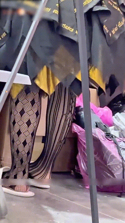 【漫展抄底】漫展超漂亮的二次元Coser 没穿打底裤！偷拍裙底网袜白内 真诱惑 动图预览 - 私房ACG - sifacg.com