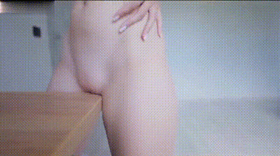 少女性启蒙磨桌角自慰高潮爽到腿软 动图预览 - 私房ACG - sifacg.com