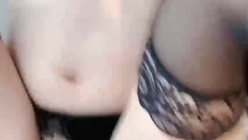 【超骚老婆露脸实拍】我出差老婆想操逼，我让她自己去找我朋友解决，拍视频发给我打飞机，搂着兄弟脖子叫老公，虽然老婆长得一般，但是真他妈骚啊！ - 私房ACG - sifacg.com