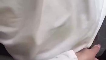 饥渴御姐火车上主动搭讪单男聊天，不停勾搭大胆抚摸大肉棒，最后没忍住躲着乘务员偷偷跑到厕所里面摇起来车震！ - 私房ACG - sifacg.com