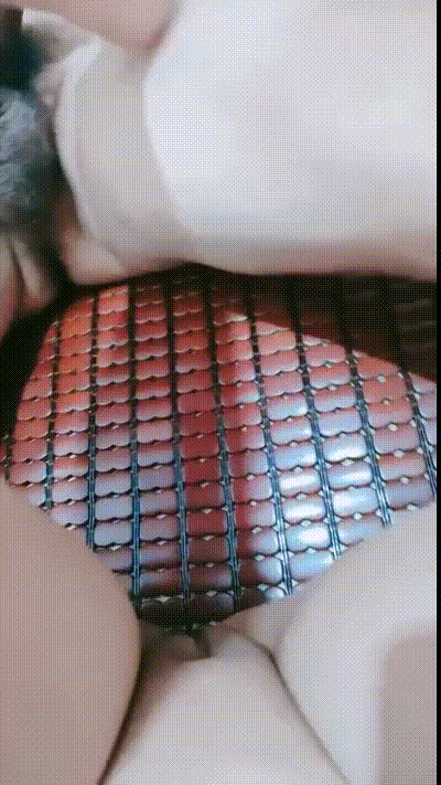 儿媳骚逼被公公的大屌翻，一边揉大奶子一边挨操叫老公快看 动图预览 - 私房ACG - sifacg.com