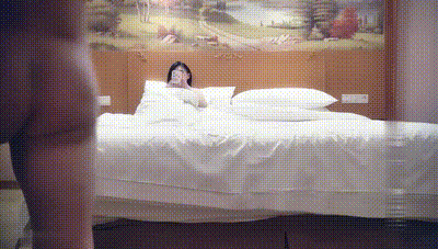 【七天极品探花】黑衣短发时尚靓妹，翘起屁股贴着J8揉搓，天然美乳真诱人_ 动图预览 - 私房ACG - sifacg.com