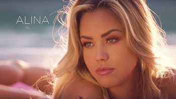 无聊约到火红裙装小姐姐陪玩嬉戏，这身材真给力 - 私房ACG - sifacg.com