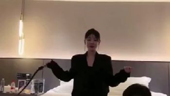 黑絲長腿禦姐調教2兩個男奴 皮鞭抽臉辱罵舔腳 絲襪 - 私房ACG - sifacg.com