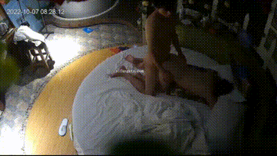 大学生情侣开房怕插错地方开着手电照逼啪啪 动图预览 - 私房ACG - sifacg.com