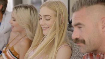 【欧美萝莉群交】骚男真会玩啊交换女儿轮流操穴做爱 - 私房ACG - sifacg.com