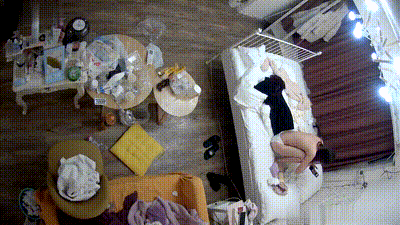 异地返乡被隔离的气质靓妹太寂寞了 貌似在和男友手机做爱自慰 动图预览 - 私房ACG - sifacg.com