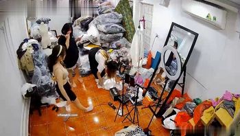 美女直播帶貨賣衣服露點換衣服 - 私房ACG - sifacg.com