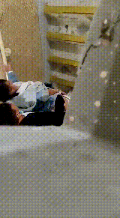 小情侣后楼梯后入啪啪啪 男子偷拍摆上网 动图预览 - 私房ACG - sifacg.com