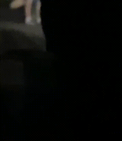 热心网友偷拍 饥渴情侣大庭广众下 在小公园扣逼摸奶！ 动图预览 - 私房ACG - sifacg.com