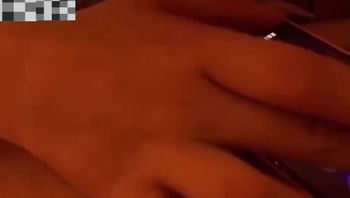 快手泄密视频 童颜骚货给老公戴绿帽 一边打着电话一边操逼 对话清晰刺激 - 私房ACG - sifacg.com