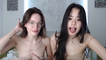 约了闺蜜一起自慰【lichang】 - 私房ACG - sifacg.com