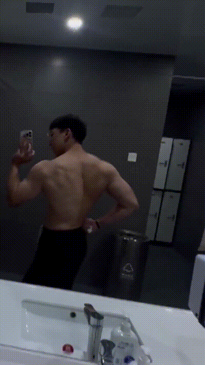 有人能给我当哑铃片吗😆 动图预览 - 私房ACG - sifacg.com