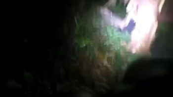 野战翻车现场 狗男女偷情还被发现了 背着老公下楼和炮友野战 被物业抓个正着 不过这女的身材是真不错 - 私房ACG - sifacg.com