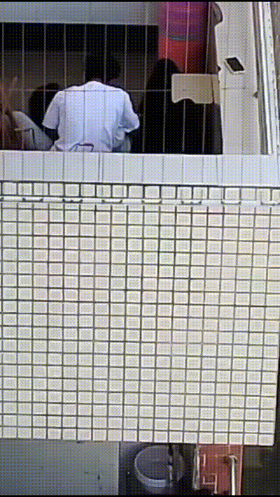 现在年轻人玩的真花！小情侣在教室直接啪啪啪 上了学校表白墙被曝光 目前已退学！ 动图预览 - 私房ACG - sifacg.com