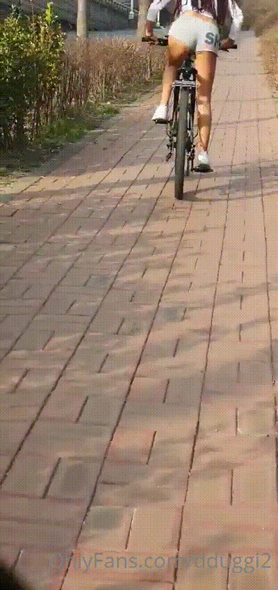 骚逼户外诱惑【dduggi2】 动图预览 - 私房ACG - sifacg.com