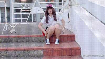 性感美乳骚货大马路上露出【martinii1008】 动图预览 - 私房ACG - sifacg.com