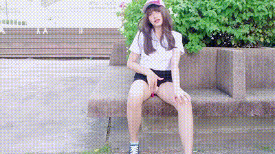 大庭广众露出【martinii1008】 动图预览 - 私房ACG - sifacg.com