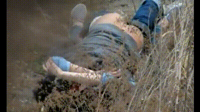 西安桃花潭公园 两学生情侣荒草掩护席地野战 干完用纸巾擦一擦 手牵着手开心的离开 动图预览 - 私房ACG - sifacg.com