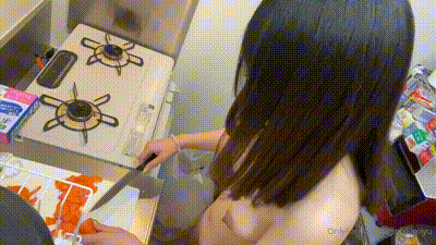 在厨房做菜让我脱下裤子给她吃肉棒【gionji_miyu】 动图预览 - 私房ACG - sifacg.com