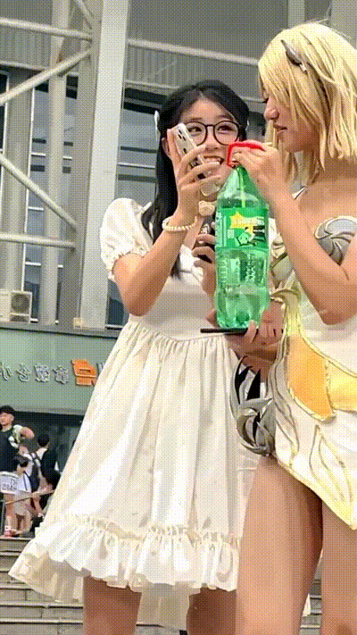 重磅热瓜！B站知名百万粉丝UP主【落九川】逛漫展被偷拍裙底 动图预览 - 私房ACG - sifacg.com