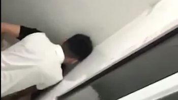 同学聚餐灌醉曾经暗恋的女神，在厕所啪啪被几个同学围观偷拍，老公知道后悔恨不已！ - 私房ACG - sifacg.com