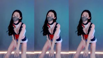 网红主播热舞_虎牙 灵芸_12V - 私房ACG - sifacg.com