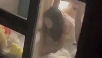 西昌丁家坝 小夫妻七夕在家里面啪啪忘记关窗帘 被有心人偷拍 直播性爱大战 真刺激！ - 私房ACG - sifacg.com