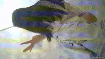 瓜友偷拍珍藏版！素颜清纯女神上厕所突然来了性欲 饥渴的拿手机看黄片 当场手淫高潮！ 动图预览 - 私房ACG - sifacg.com