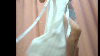 摄影师偷拍新娘换装没有职业道德，先拍下面再偷拍换裸胸，这乳型也太完美了，好白菜又要被猪拱了！ - 私房ACG - sifacg.com