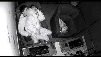 黑客破解网吧监控摄像头 偷拍学生情侣逃课 在网吧包厢偷吃禁果 行为生涩！ - 私房ACG - sifacg.com