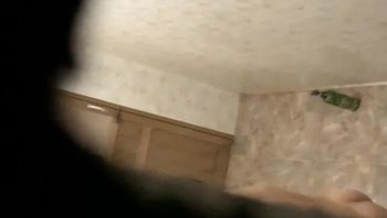 冒死爬墙偷拍 女生宿舍多位美丽的女大学生洗澡 现在哪里都不安全了！ - 私房ACG - sifacg.com