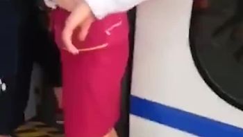 牛逼小伙偷拍尾随高铁乘务员身后 撸鸡秒射高铁车乘务员制服上 快枪手一个啊 - 私房ACG - sifacg.com