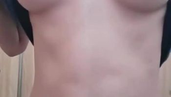 南京艺术学院学生妹【杨妍】用镜头记录自己羞羞的视频 - 私房ACG - sifacg.com