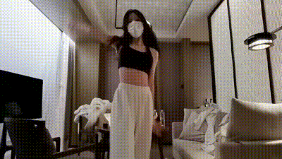 刚刚录的the baddest！！能不能夸夸我跳的好！！我会很开心 动图预览 - 私房ACG - sifacg.com