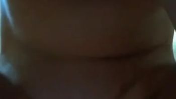 盯着班里体育生裆部凸起会逼痒 晚上回去想着他鸡巴自慰 - 私房ACG - sifacg.com