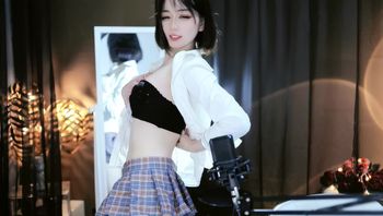 颜值女主播_虎牙 刘钞钞 JK装热舞 - 私房ACG - sifacg.com