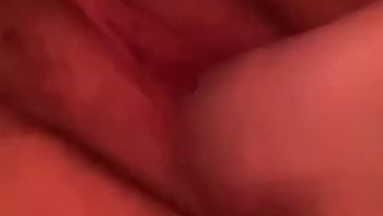 分享工作室兄弟的女朋友 长得非常清纯很开放 一次在夜店玩的时候 我们背着兄弟去厕所内射她！ - 私房ACG - sifacg.com