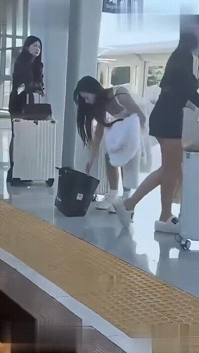 高铁偶遇 全国可飞咯咯哒 动图预览 - 私房ACG - sifacg.com