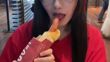 想象我吃的不是热狗是鸡巴的话(●ˇ∀ˇ●) - 私房ACG - sifacg.com