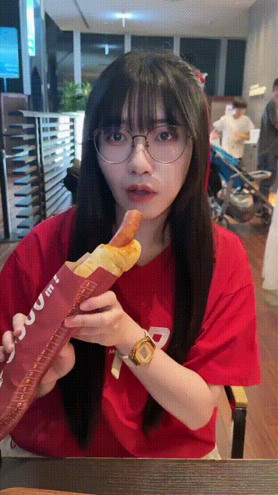 想象我吃的不是热狗是鸡巴的话(●ˇ∀ˇ●) 动图预览 - 私房ACG - sifacg.com