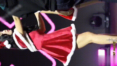 最新吃瓜韩国庆祝圣诞人气女主持掀裙露出屁股给男嘉宾打 动图预览 - 私房ACG - sifacg.com